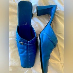 Stitch detail intact